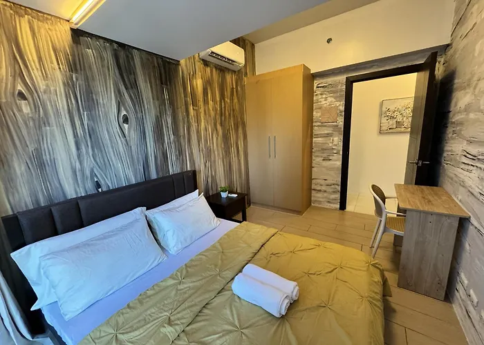 3br Uptown Bgc-14floor View Near Malls And Restaurants * Manila