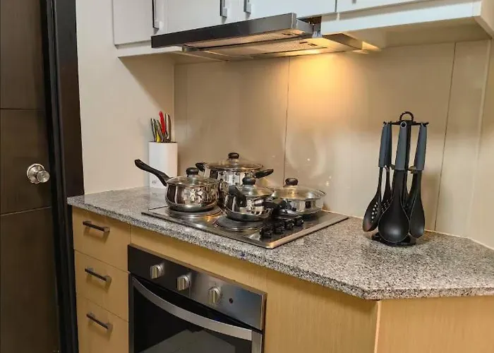Apartamento 3br Uptown Bgc-14floor View Near Malls And Restaurants
