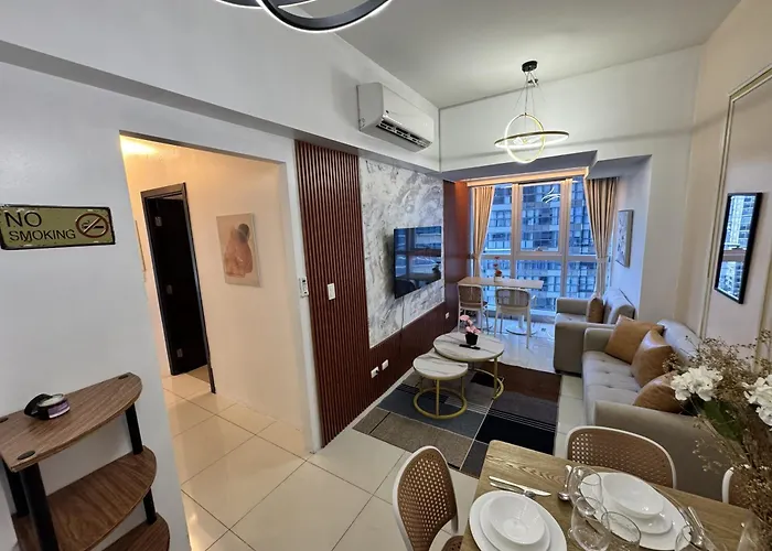 3br Uptown Bgc-14floor View Near Malls And Restaurants Apartamento Manila