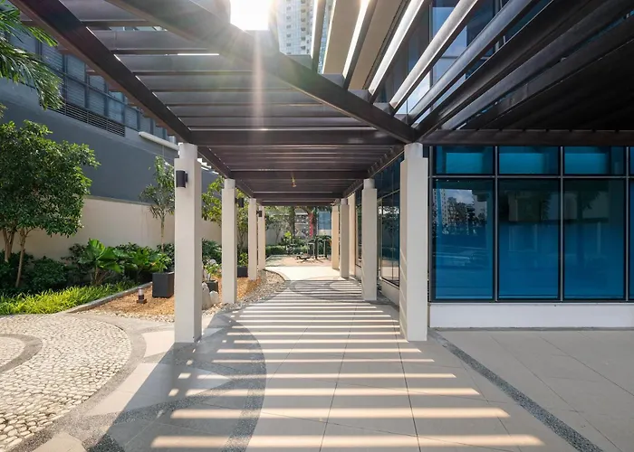 3br Uptown Bgc-14floor View Near Malls And Restaurants Apartamento Manila